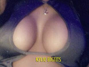 Kylie_bigtits