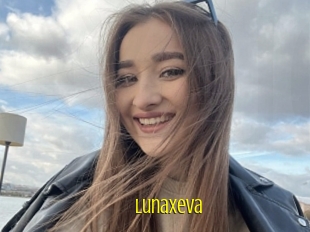 Lunaxeva